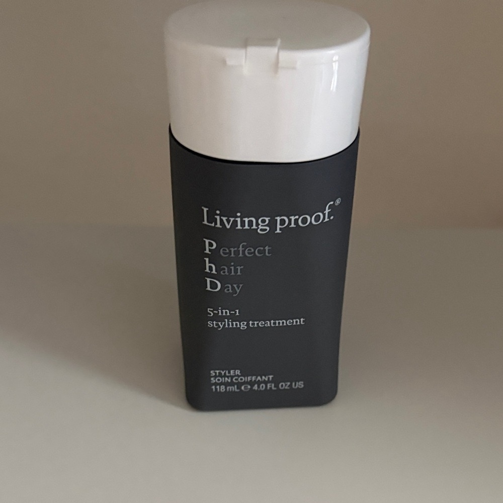 Living Proof Perfect Hair Day Styling Treatment - Black and White